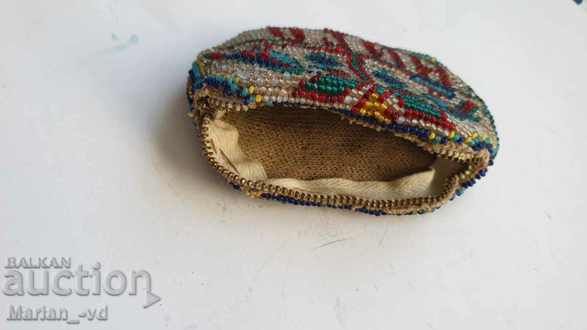 Old women's coin purse with glass beads 1909 - 5 Old women's coin purse with glass beads 1909 - 5