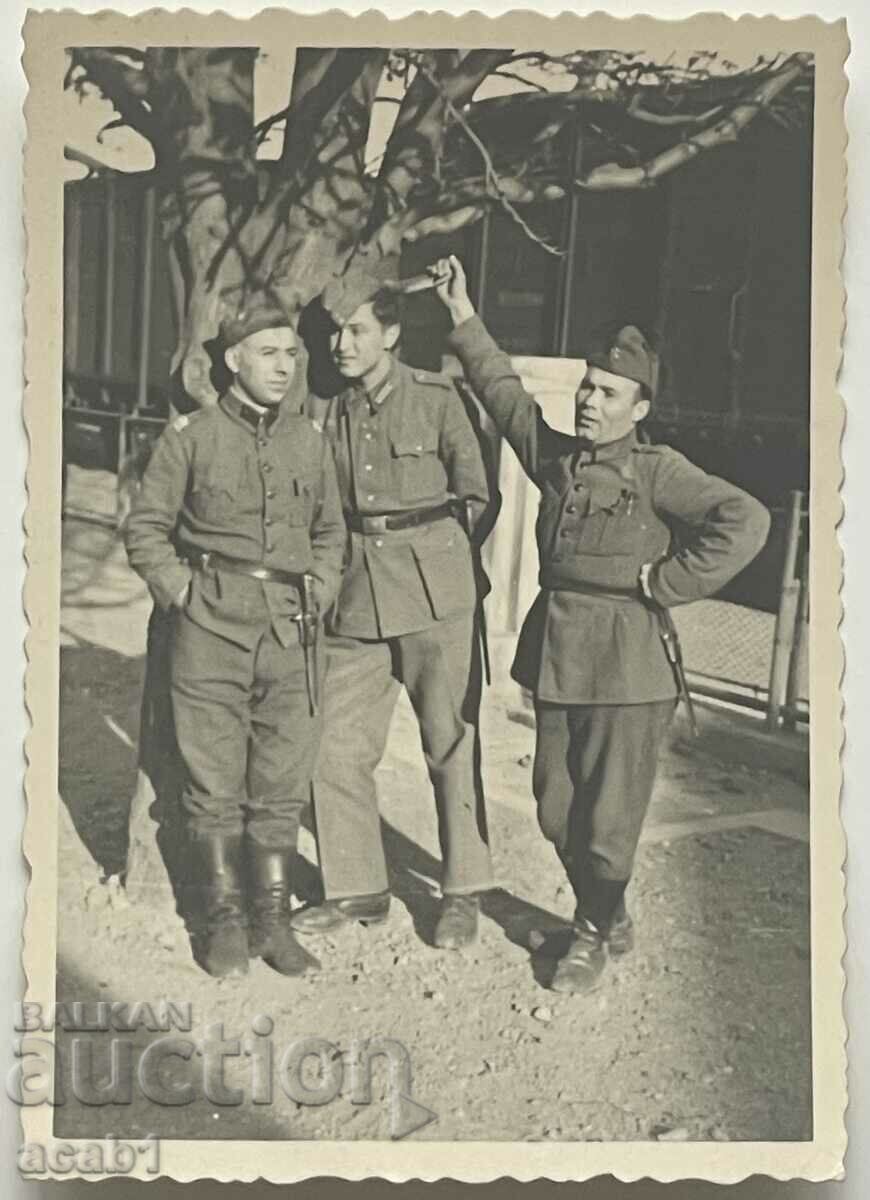 Soldații bulgari și germani VSV