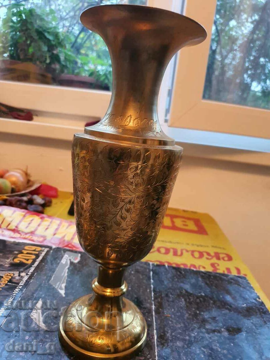 Vaza din bronz
