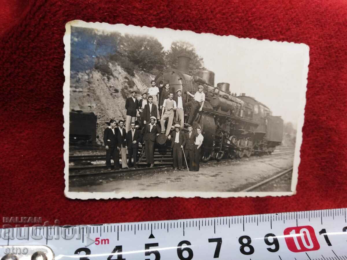 ΤΡΕΝΟ, ΑΥΘΕΝΤΙΚΗ ΒΑΣΙΛΙΚΗ ΦΩΤΟΓΡΑΦΙΑ. με τιμή 15.00 BGN | € 7.67 ΤΡΕΝΟ, ΑΥΘΕΝΤΙΚΗ ΒΑΣΙΛΙΚΗ ΦΩΤΟΓΡΑΦΙΑ. με τιμή 15.00 BGN | € 7.67