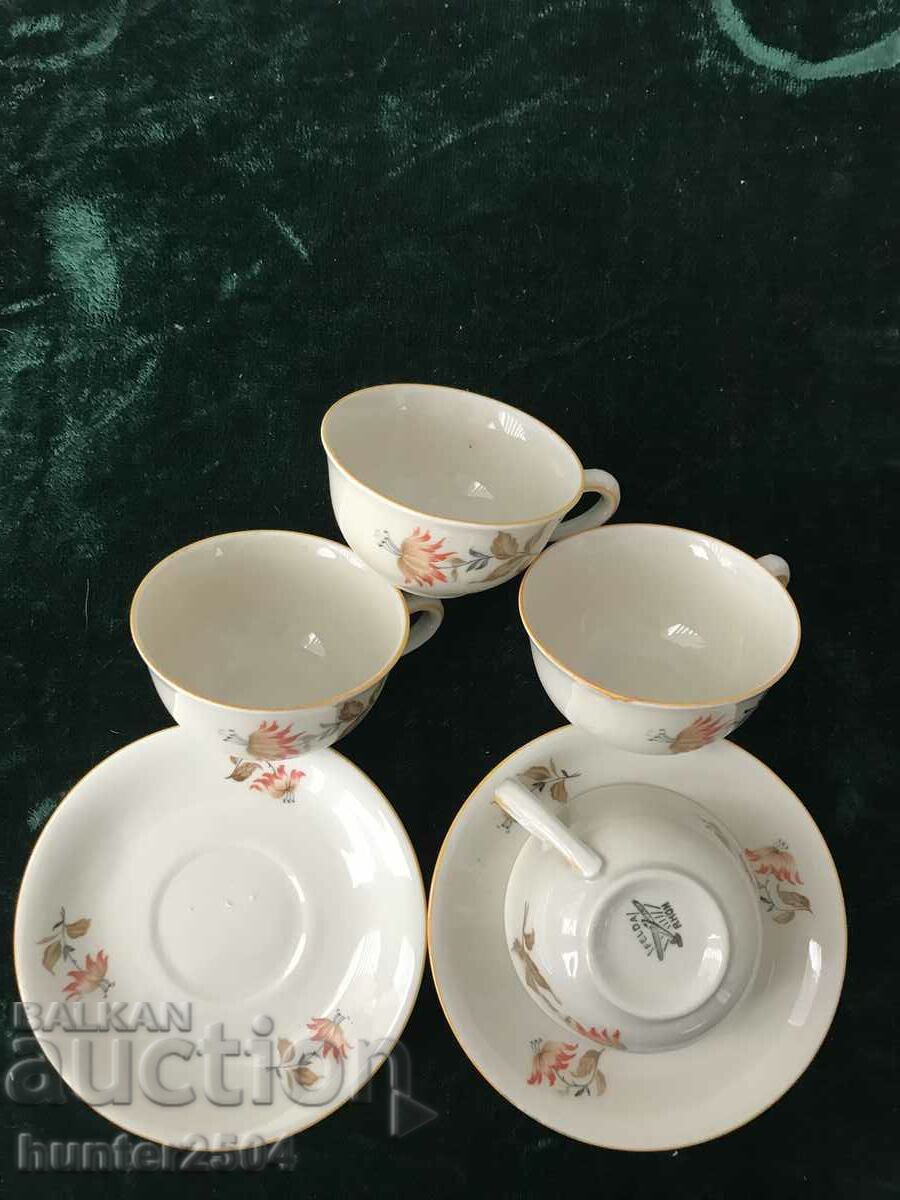 Auction  Cups and saucers - 6 pieces