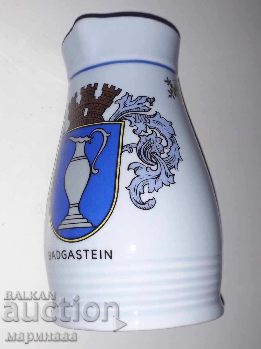 A MASSIVE POT. PORCELAIN, GOLD. AUSTRIA with price 3.00 BGN | € 1.53 A MASSIVE POT. PORCELAIN, GOLD. AUSTRIA with price 3.00 BGN | € 1.53