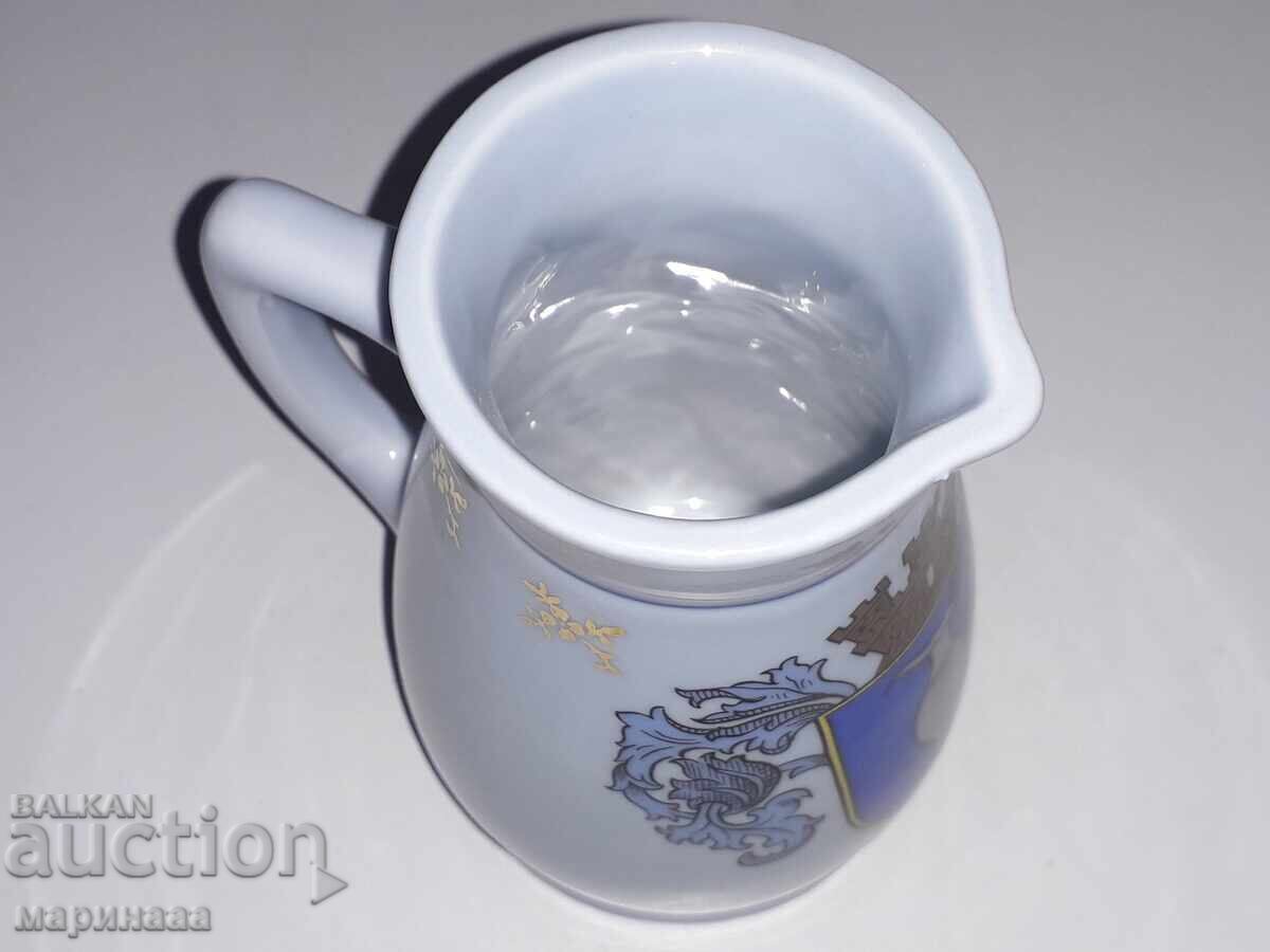 Delivery of A MASSIVE POT. PORCELAIN, GOLD. AUSTRIA Delivery of A MASSIVE POT. PORCELAIN, GOLD. AUSTRIA