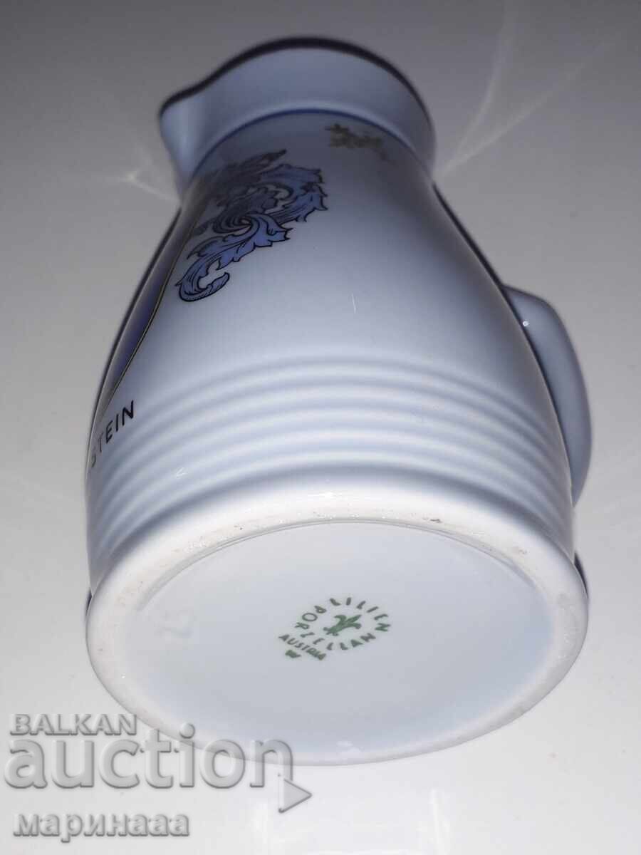 A MASSIVE POT. PORCELAIN, GOLD. AUSTRIA - 6 A MASSIVE POT. PORCELAIN, GOLD. AUSTRIA - 6