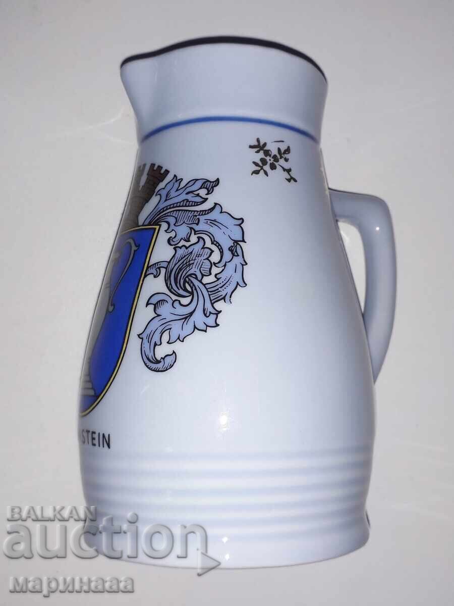 A MASSIVE POT. PORCELAIN, GOLD. AUSTRIA A MASSIVE POT. PORCELAIN, GOLD. AUSTRIA