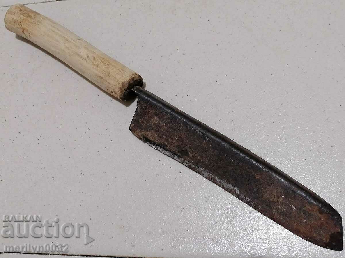 Delivery of Nalbant tool, santrach satyr, axe, scythe, mowing knife Delivery of Nalbant tool, santrach satyr, axe, scythe, mowing knife