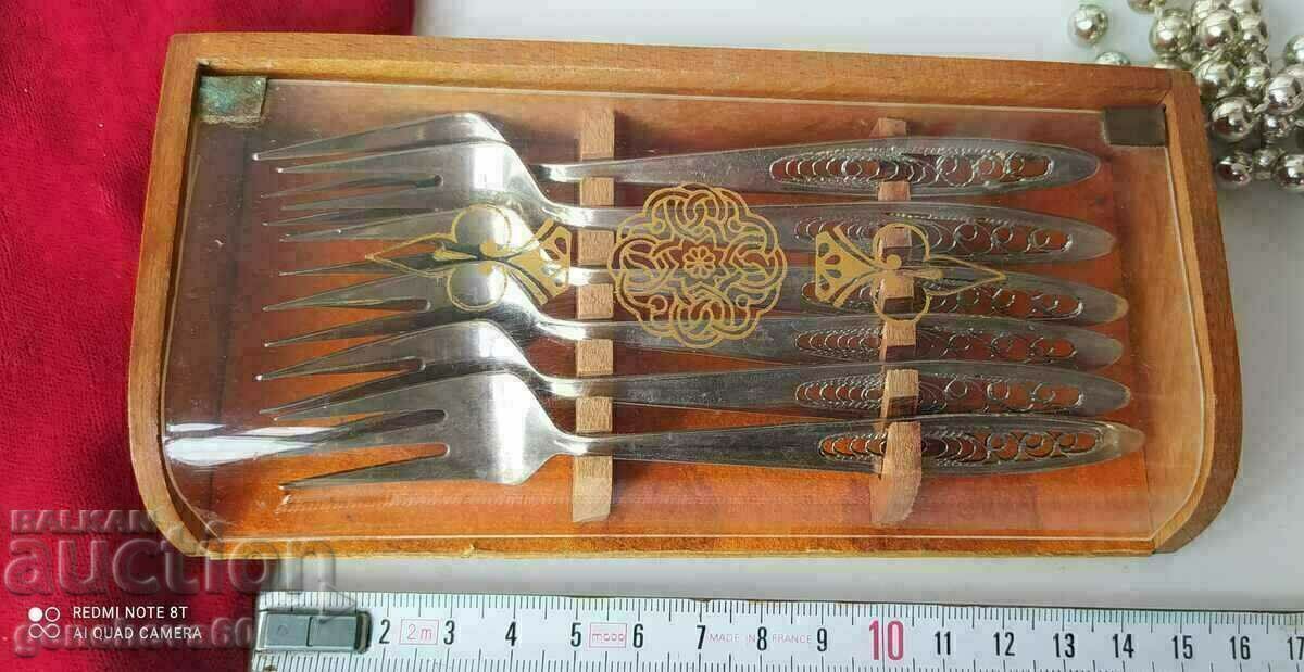Vintage ρωσικά πιρούνια φιλιγκράν σε κουτί με τιμή € 21.00 | 41.07 BGN