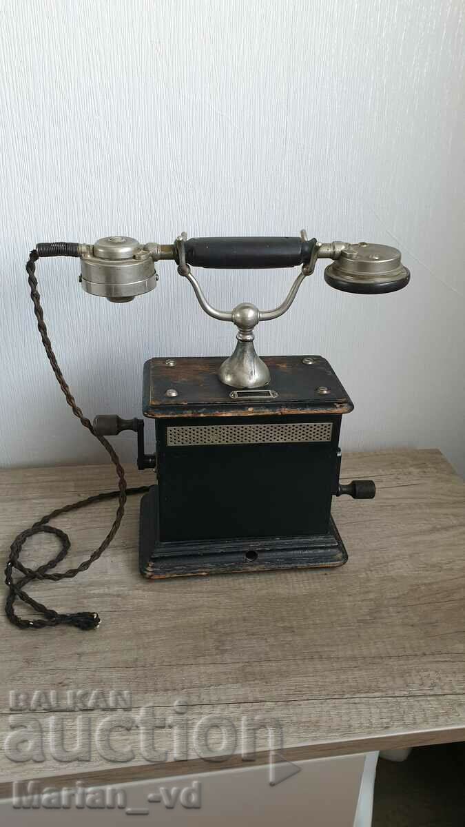 Рядък телефон с две  манивели началото на 20 век