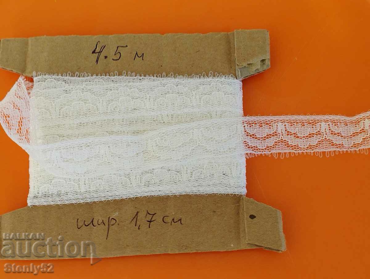 Cotton lace 4 m.50 cm, width 1 cm.7 mm