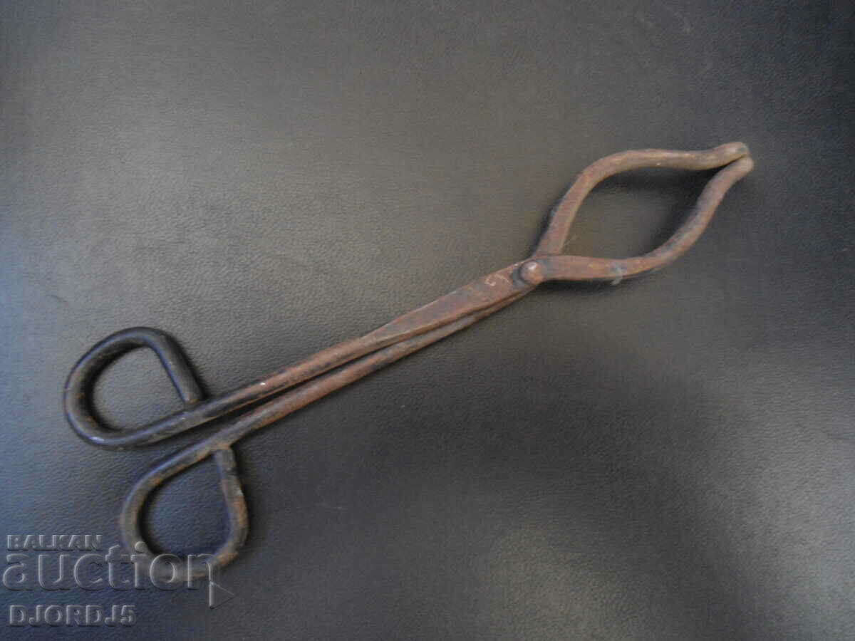 An old instrument with price 3.00 BGN | € 1.53 An old instrument with price 3.00 BGN | € 1.53