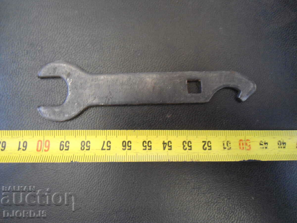 Auction  An old instrument