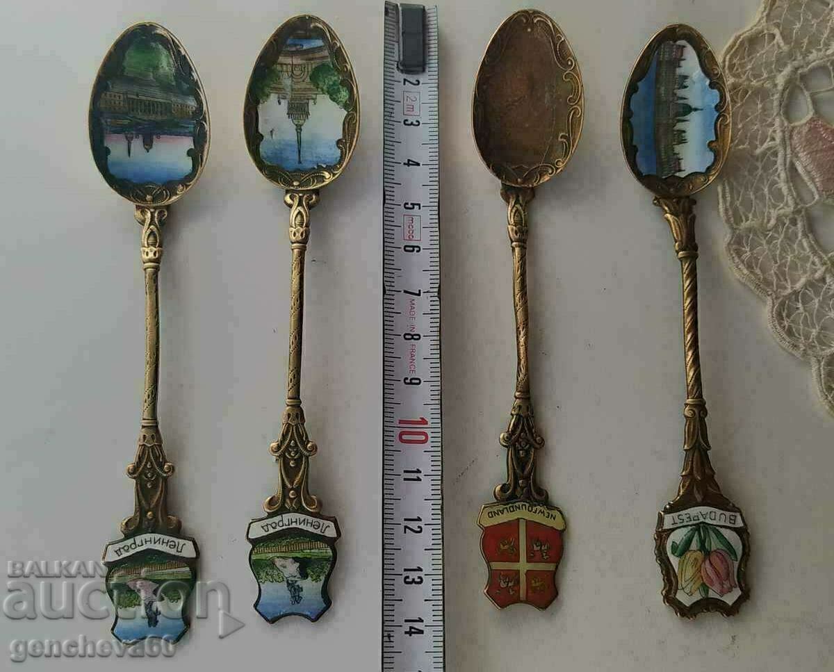 Delivery of Lot of collectible spoons with enamel and gold plating Delivery of Lot of collectible spoons with enamel and gold plating