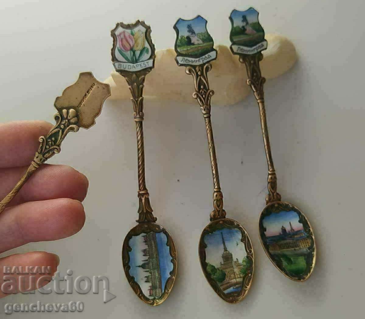 Lot of collectible spoons with enamel and gold plating - 5 Lot of collectible spoons with enamel and gold plating - 5