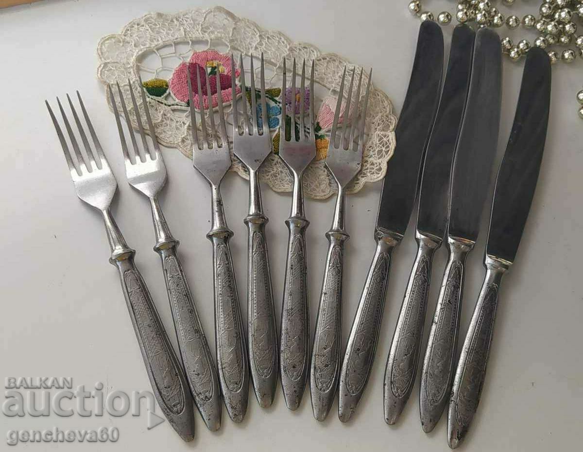 Old utensils, 10 forks, knives