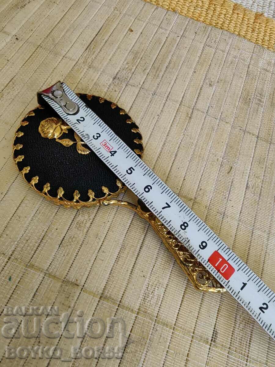 Δημοπρασία Παλιός Χάλκινος καθρέφτης γυναικείων ντυσίματος Δημοπρασία Παλιός Χάλκινος καθρέφτης γυναικείων ντυσίματος