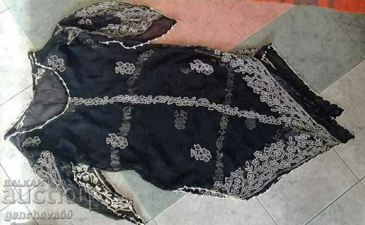 Delivery of Long shirt with beautiful embroidery, silk and belt for White Dance Delivery of Long shirt with beautiful embroidery, silk and belt for White Dance