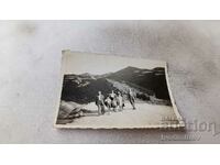 Foto Garda Kaloferu Bărbați, femei și copii pe drum 1938
