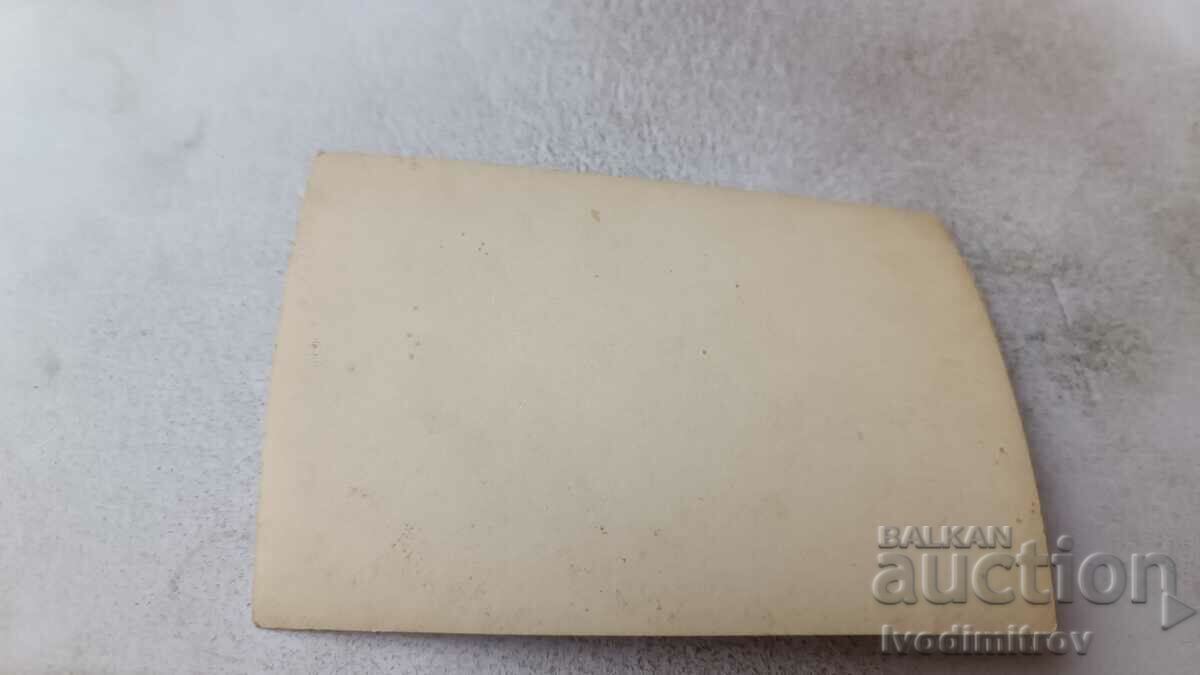 Photo Fellow men and women with price 1.15 BGN | € 0.59 Photo Fellow men and women with price 1.15 BGN | € 0.59