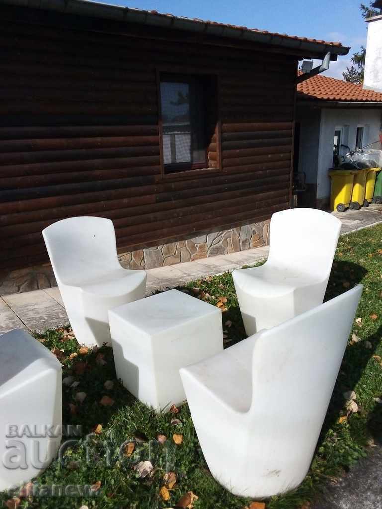 Auction designer Italian garden table and chairs set Auction designer Italian garden table and chairs set