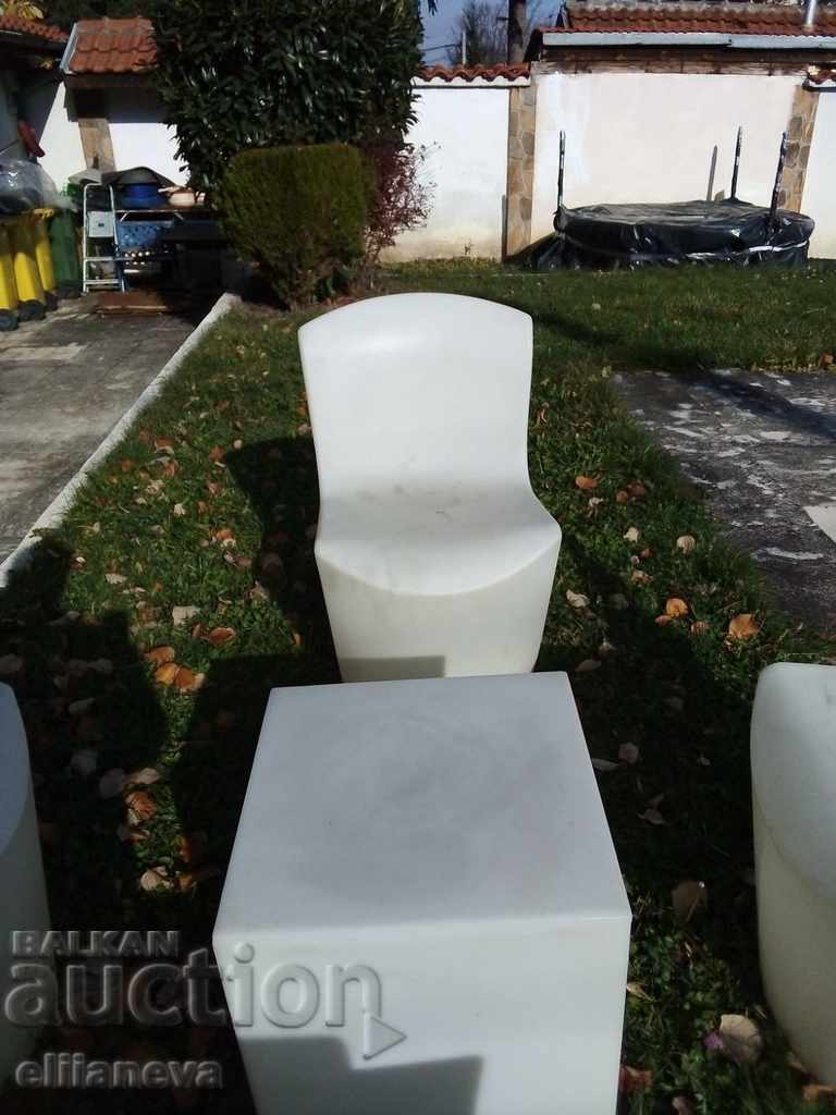 Delivery of designer Italian garden table and chairs set Delivery of designer Italian garden table and chairs set