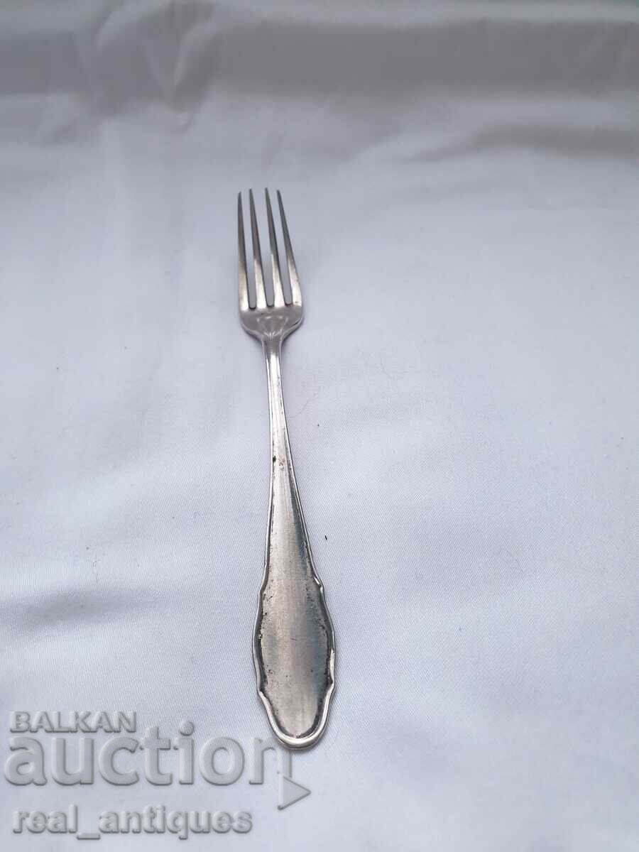 O furculiță de argint