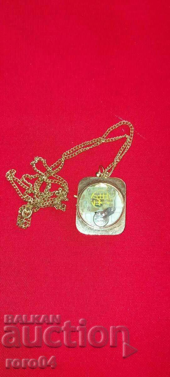 Delivery of ELECTRONIC WATCH - MEDALLION - WORKING