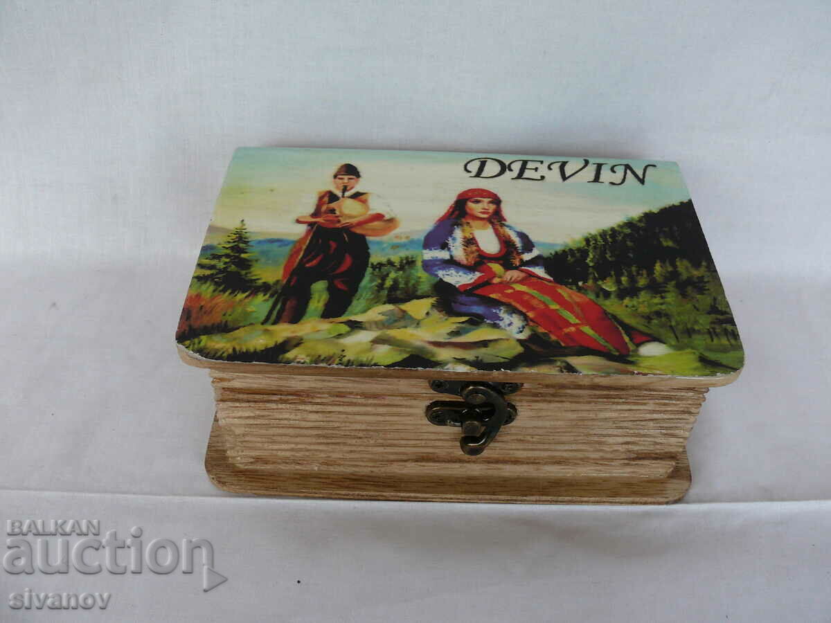 Интересна дървена кутия за бижута Девин #2153