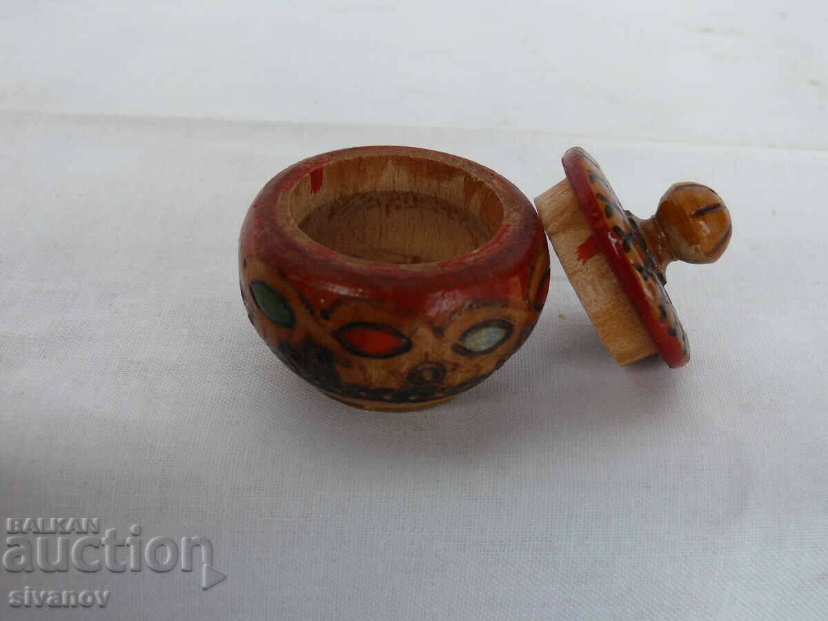 Auction Interesting miniature wooden box #2160 Auction Interesting miniature wooden box #2160