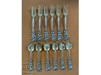 Set de 6 furculite argintii pentru desert si 6 linguri. Aurit.