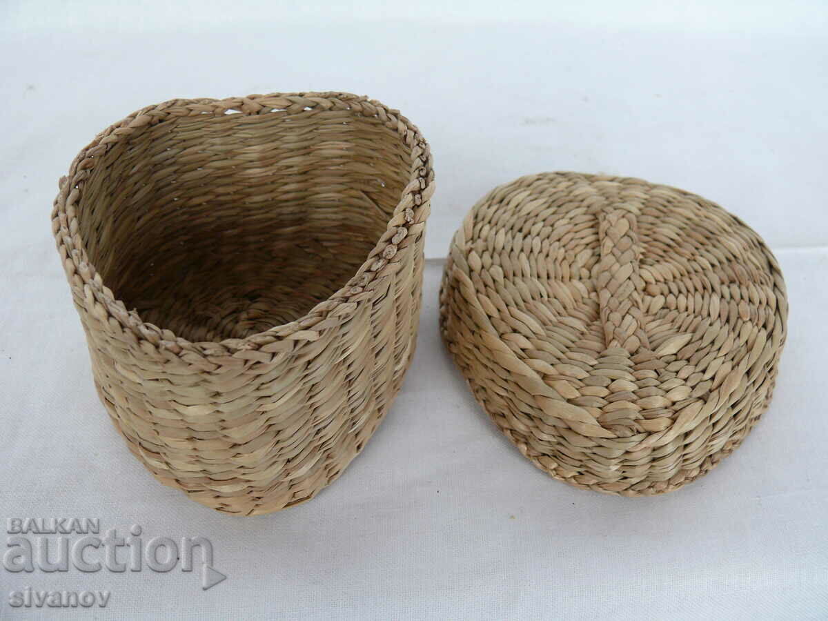 Παράδοση Ενδιαφέρουσα παλιά κοσμηματοθήκη #2163 Παράδοση Ενδιαφέρουσα παλιά κοσμηματοθήκη #2163