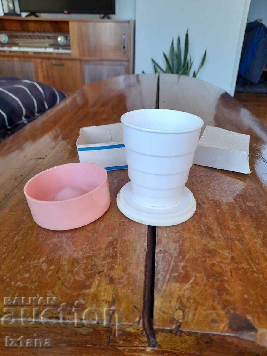 Delivery of Old folding mug Tourist Delivery of Old folding mug Tourist