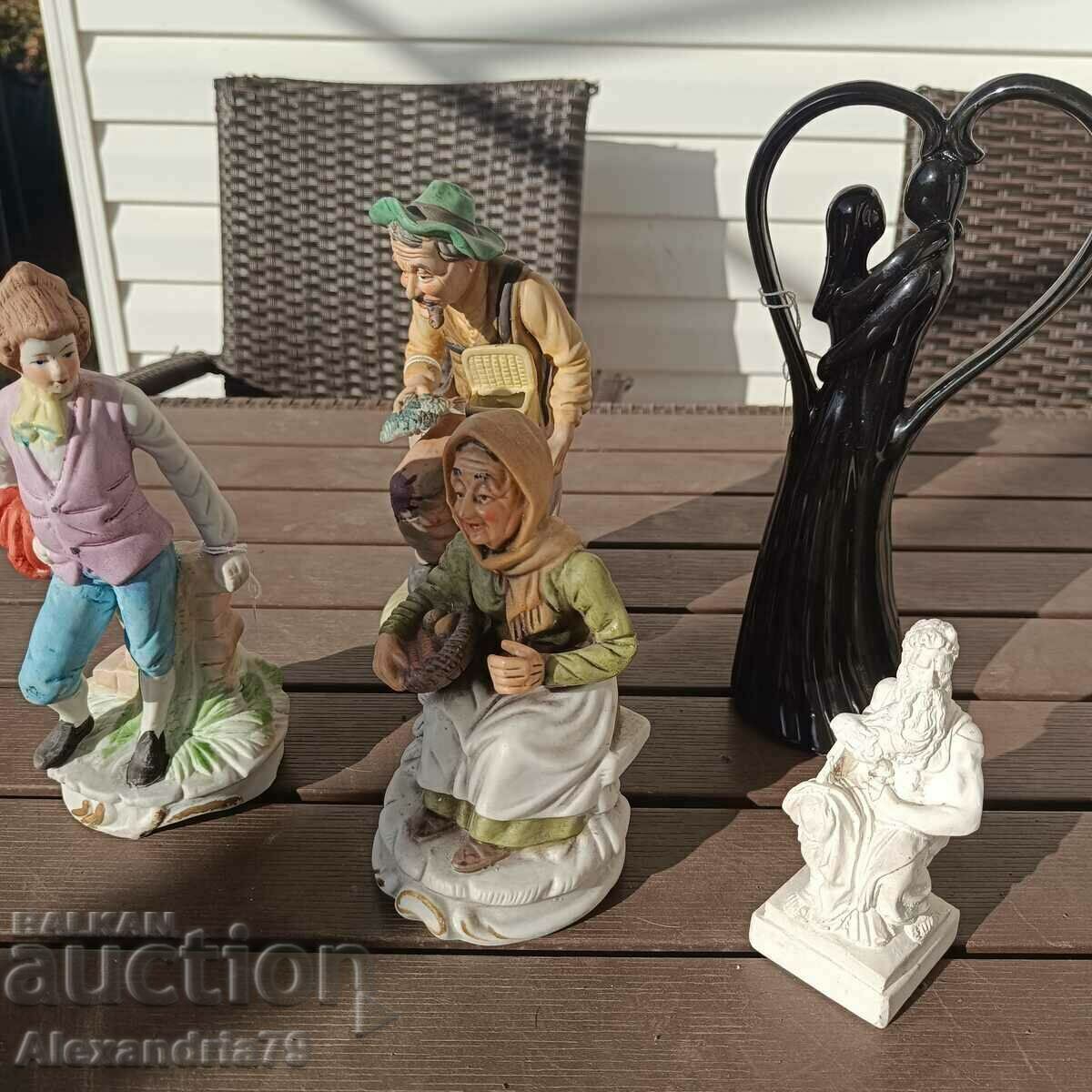 Set of porcelain figurines