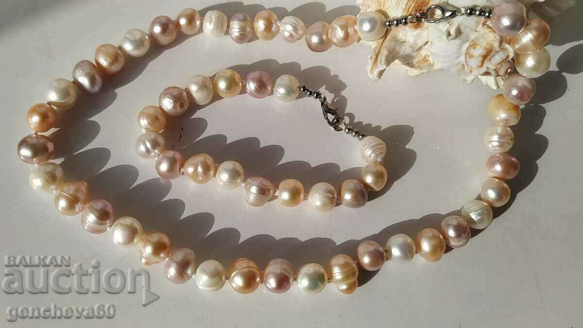 A set of natural large pearls