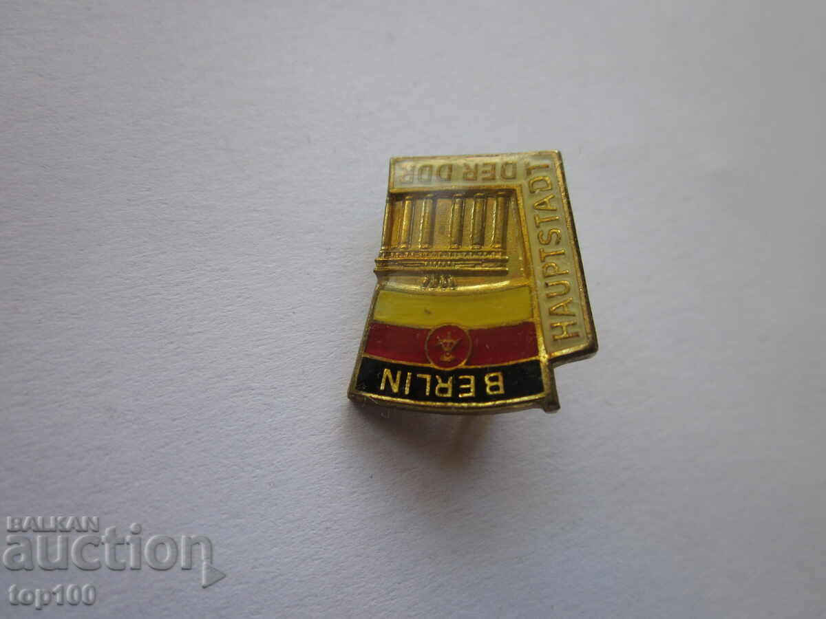 Auction METAL BADGE BERLIN BZC !!! Auction METAL BADGE BERLIN BZC !!!