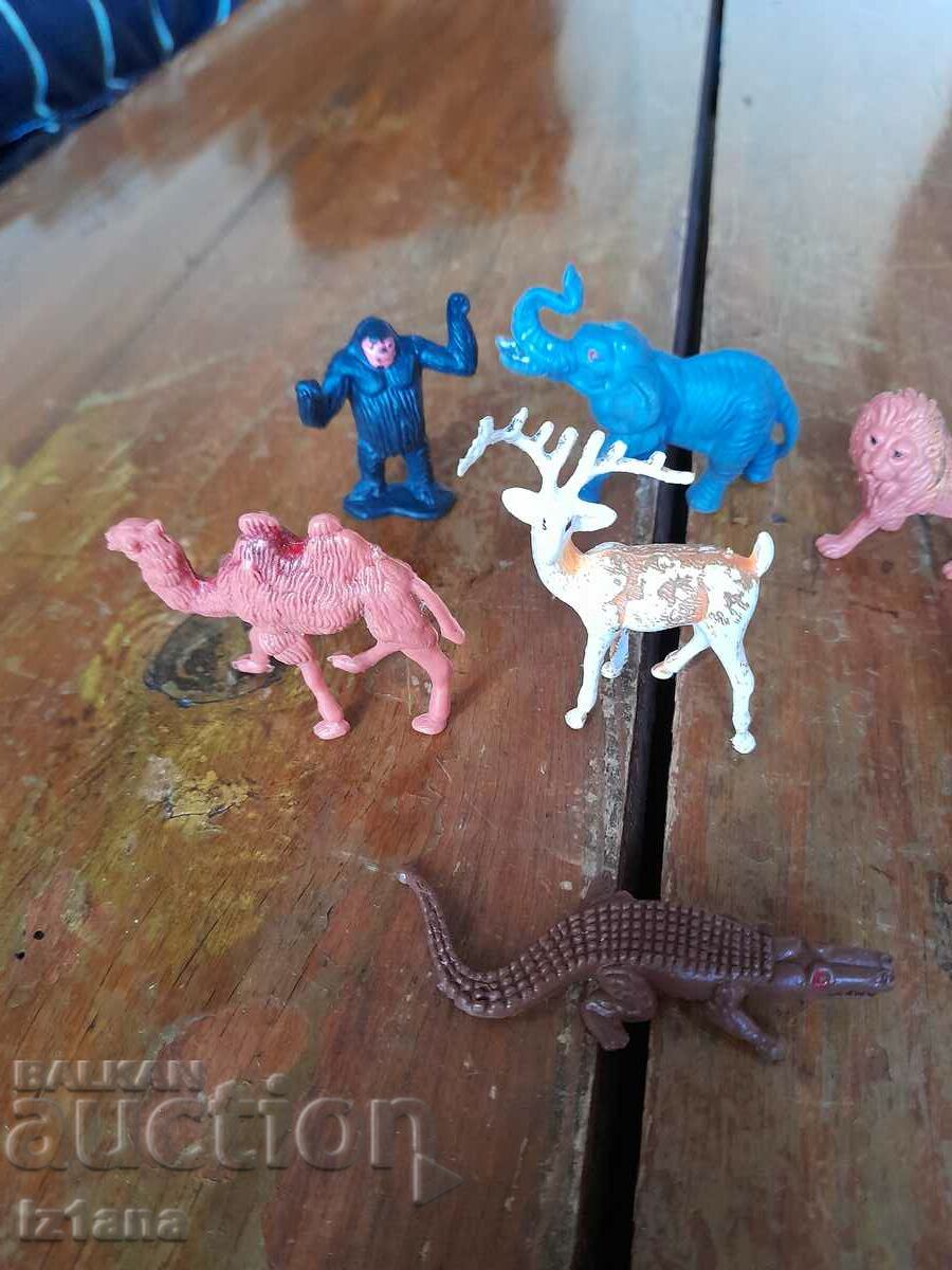 Old figurines, animals with price 40.00 BGN | € 20.45 Old figurines, animals with price 40.00 BGN | € 20.45