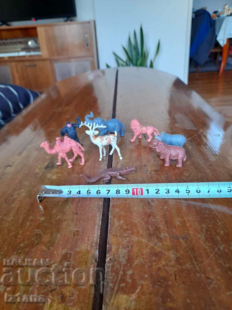 Delivery of Old figurines, animals Delivery of Old figurines, animals