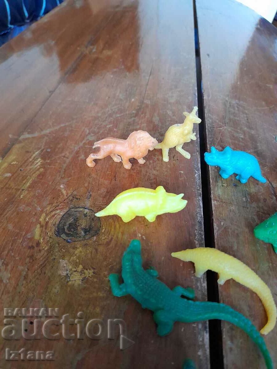 Figurine vechi, animale cu preț 45.00 BGN | € 23.01 Figurine vechi, animale cu preț 45.00 BGN | € 23.01