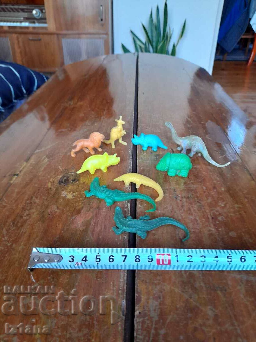 Livrarea Figurine vechi, animale Livrarea Figurine vechi, animale