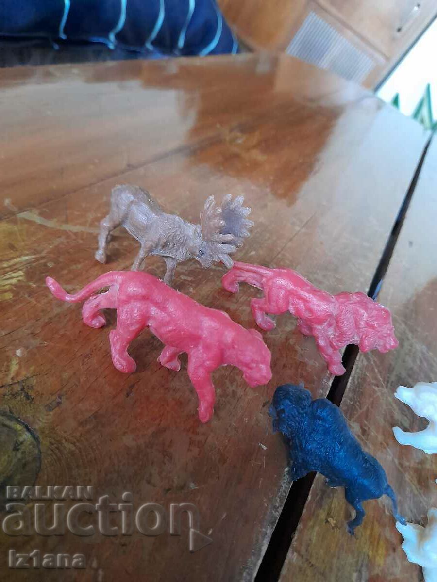 Old figurines, animals with price 35.00 BGN | € 17.90 Old figurines, animals with price 35.00 BGN | € 17.90