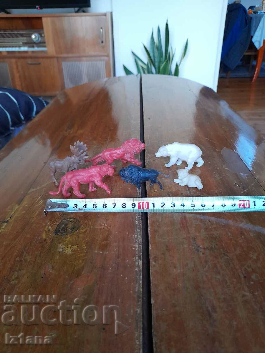 Delivery of Old figurines, animals Delivery of Old figurines, animals