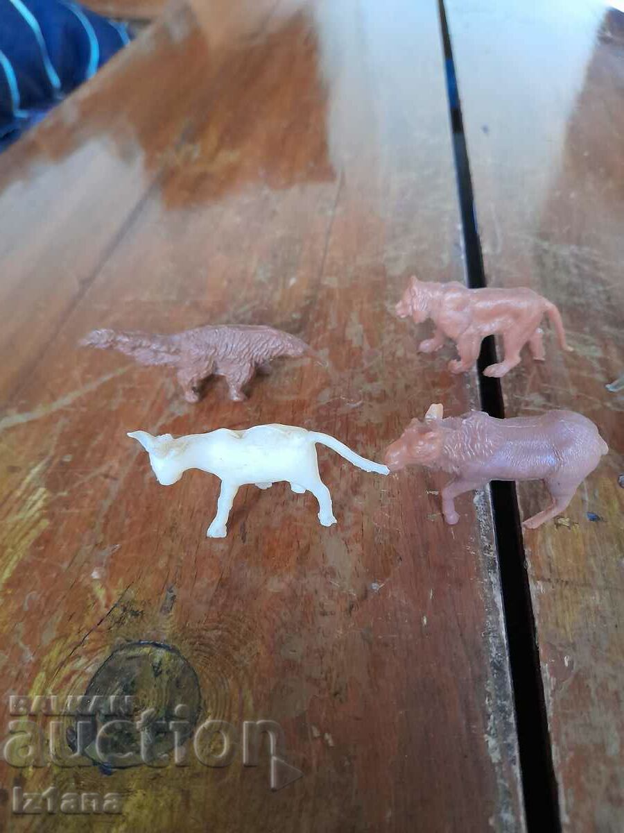 Old figurines, animals with price 30.00 BGN | € 15.34 Old figurines, animals with price 30.00 BGN | € 15.34