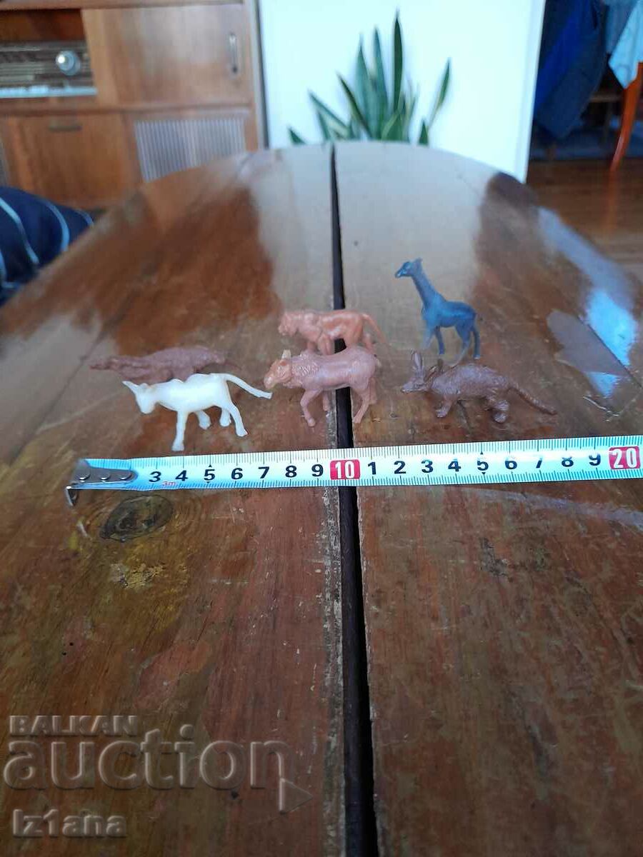 Delivery of Old figurines, animals Delivery of Old figurines, animals