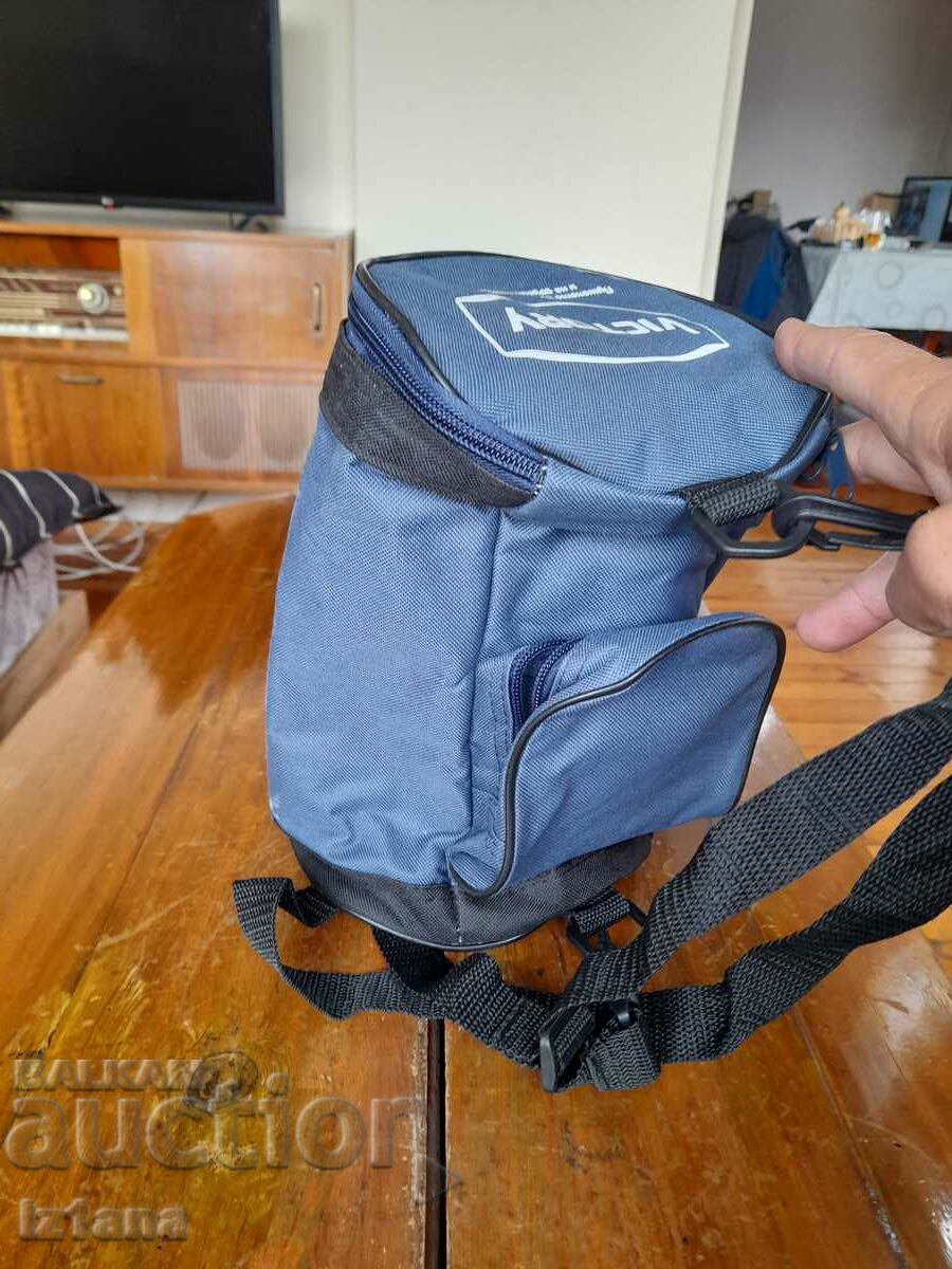 Auction  Old Victory thermal bag