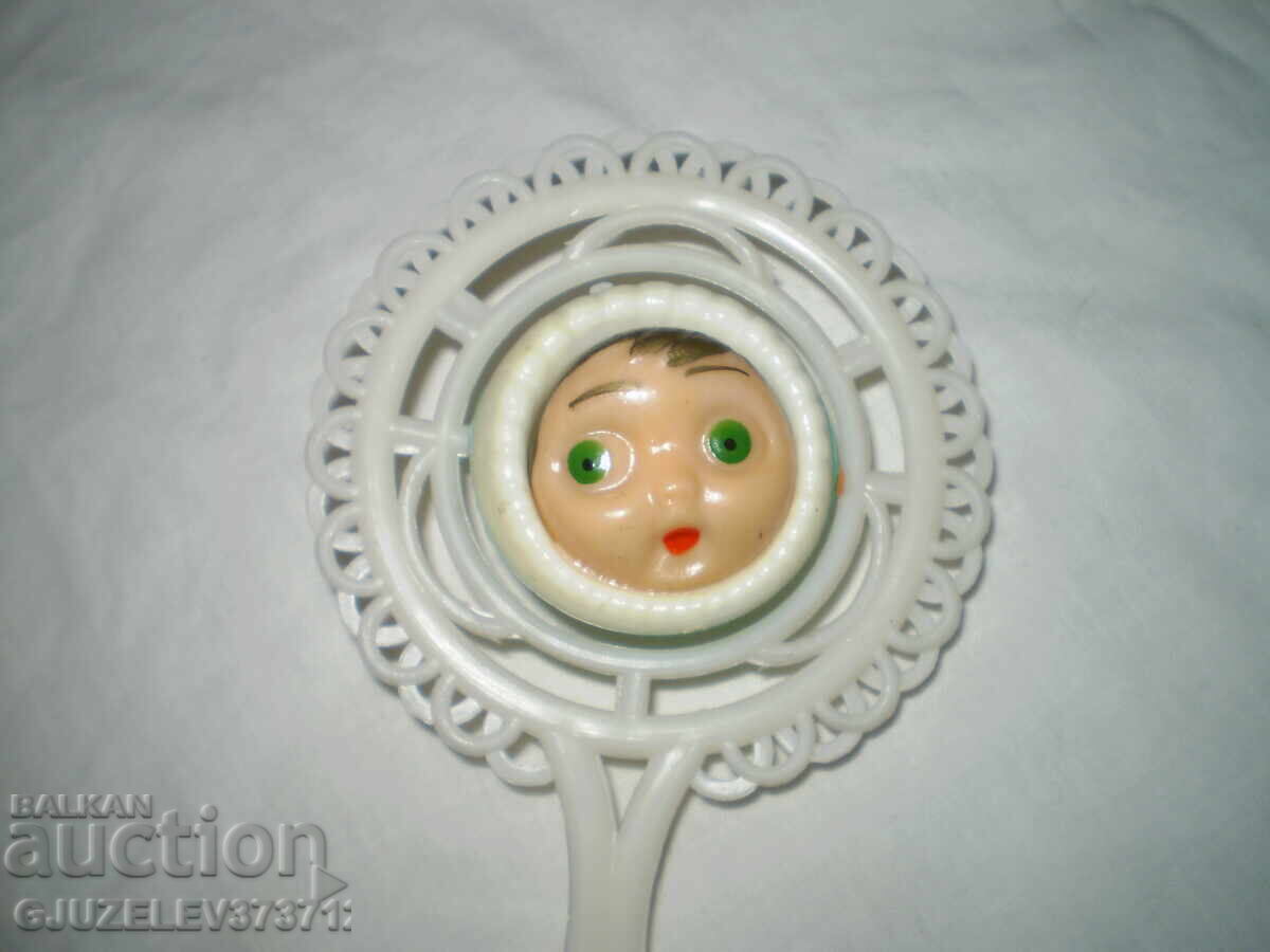 Livrarea Jucărie veche retro pentru bebeluși Zrănitoare din bachelită Livrarea Jucărie veche retro pentru bebeluși Zrănitoare din bachelită