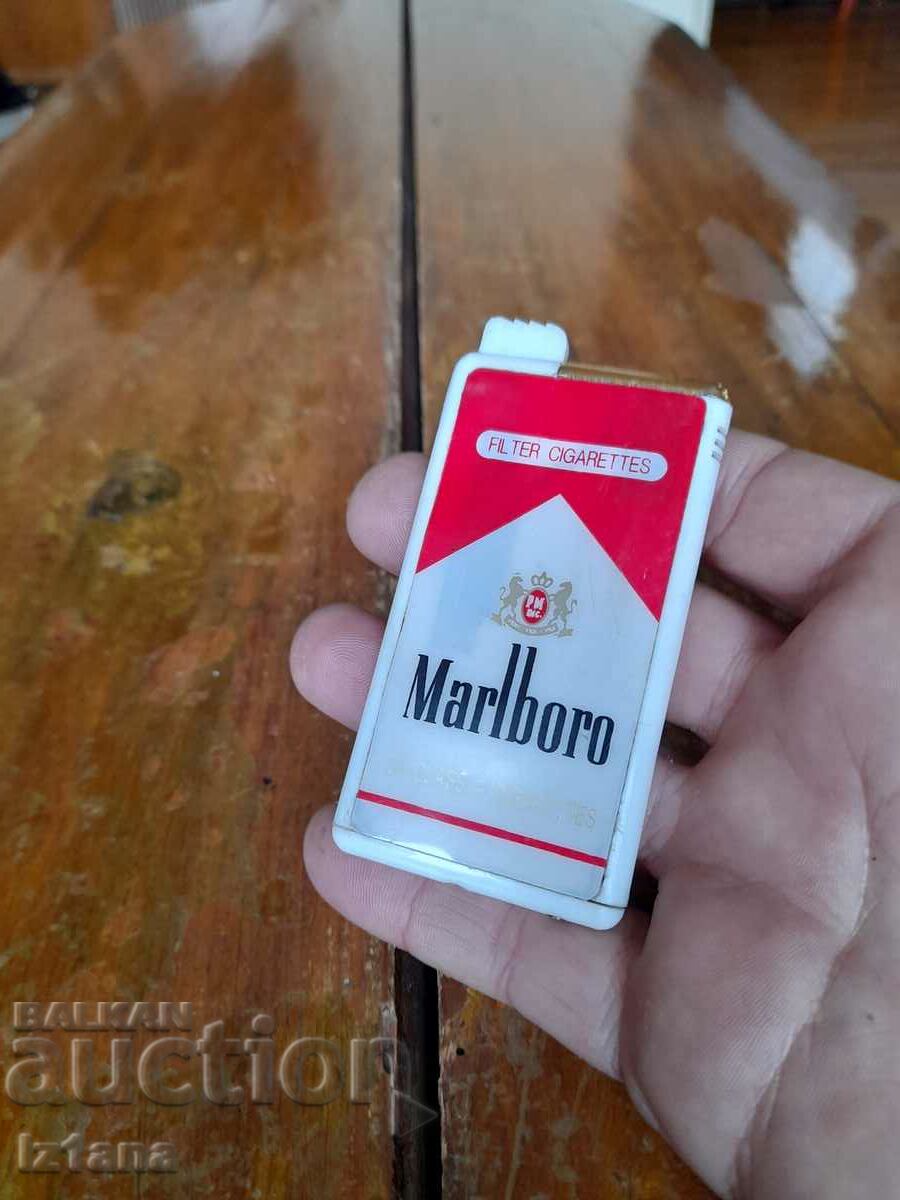 Auction An old Marlboro lighter Auction An old Marlboro lighter