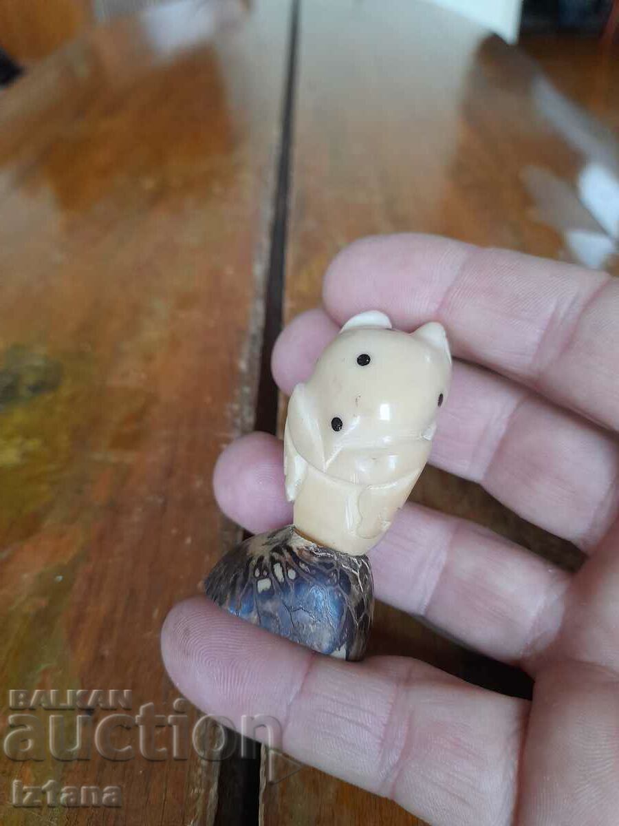 Auction  Old figurine Frog