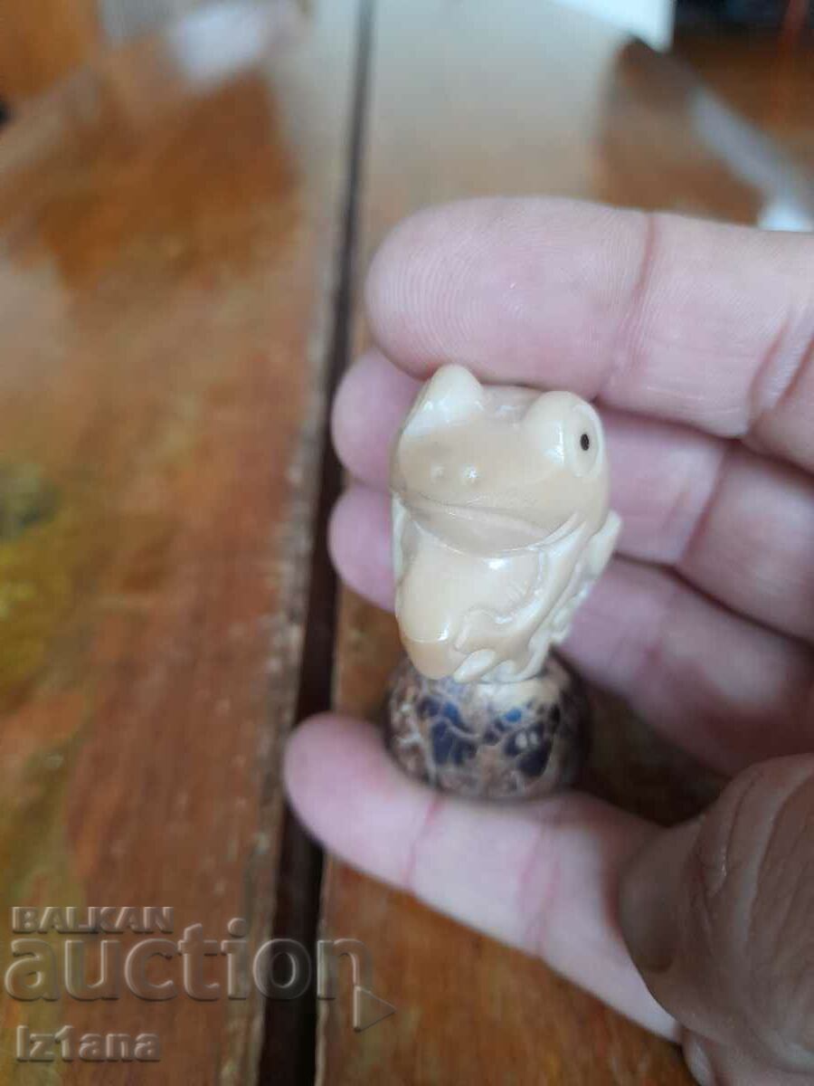 Old figurine Frog - 5