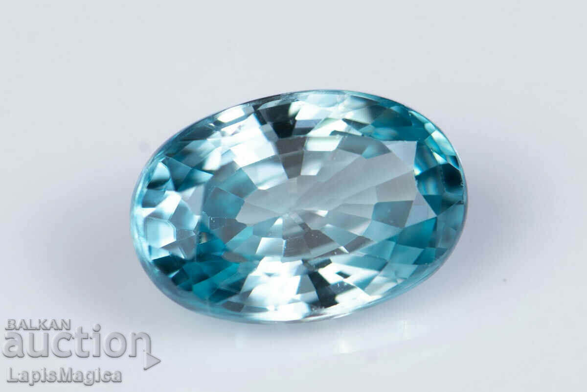 Zircon natural albastru 1,78 ct VS tăietură ovală