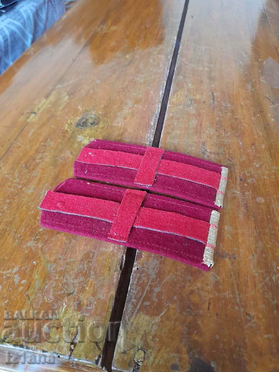 Auction  Old epaulettes