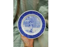 LIMITED PORCELAIN WALL PLATE